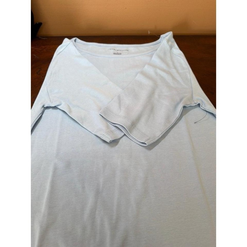 ‎Tommy - Picture 3 of 6